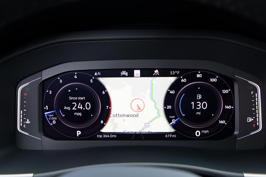 Панель приборов Volkswagen Atlas SEL V6 R-Line 2020 года  (фото 29 из 43)